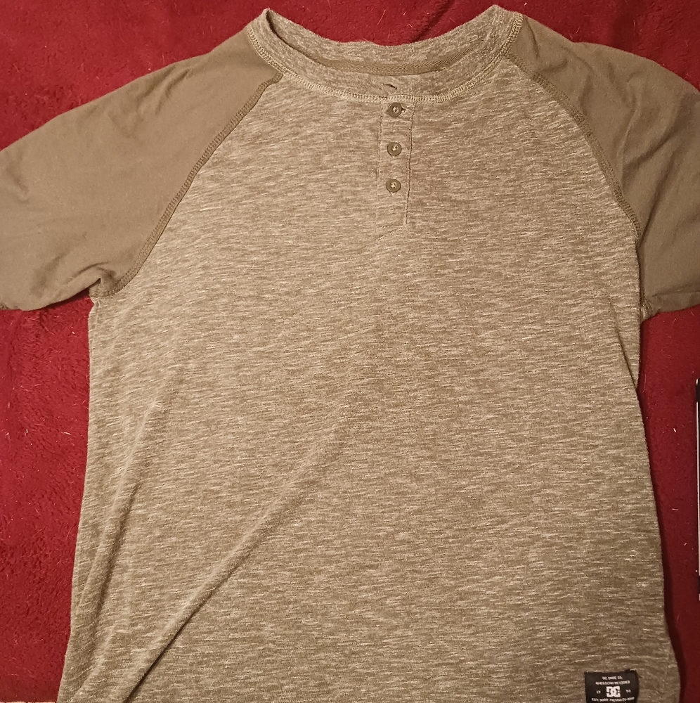Dc shoes t shirt s